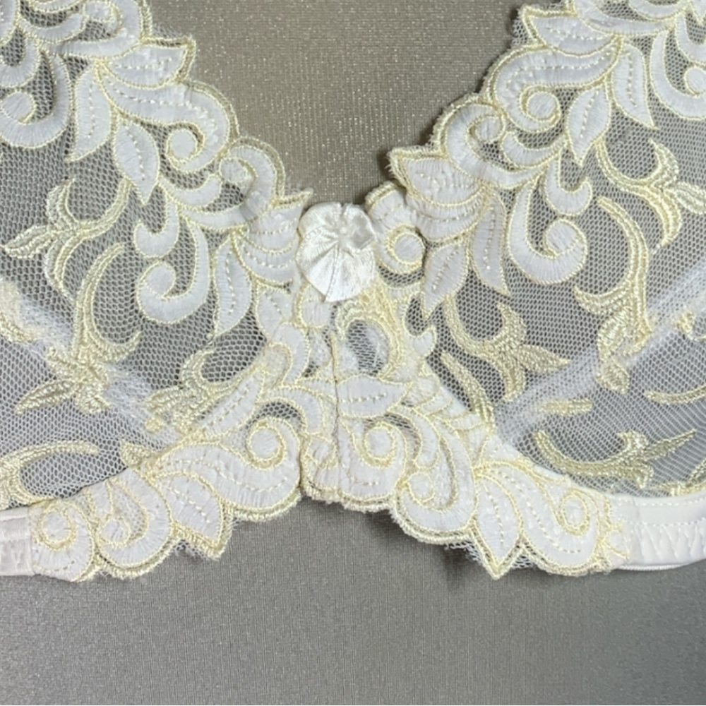 * NEW* Mayar Lingerie Beige. Lace Bra Size 38D - Picture 6 of 9